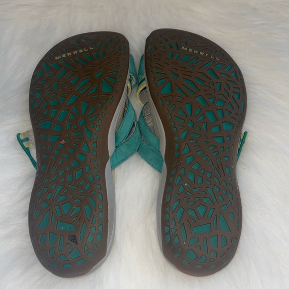 Green Merrell Sandals - Picture 4 of 4
